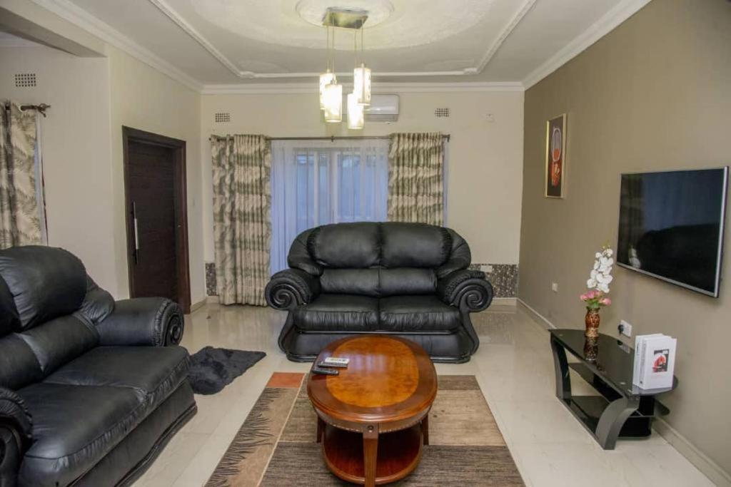 Royal Suites Apartments Lusaka Eksteriør bilde