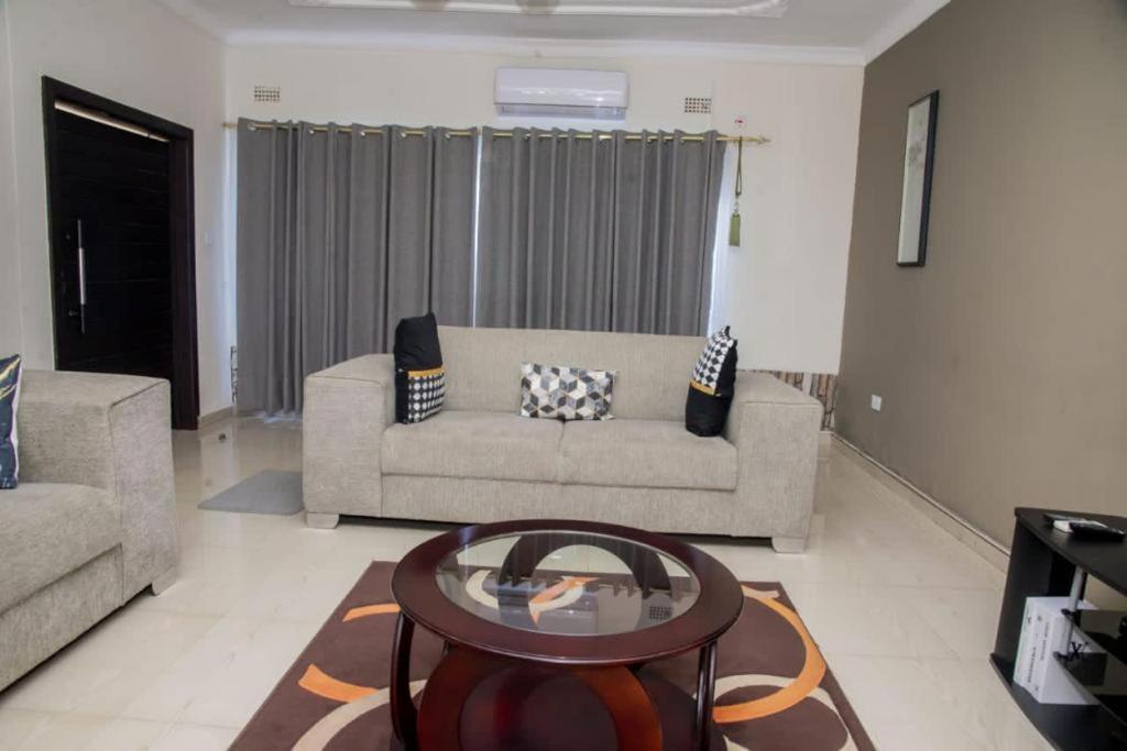 Royal Suites Apartments Lusaka Eksteriør bilde